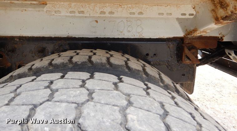 image for item DS8035 2011 International WorkStar 7400SFA  refuse truck