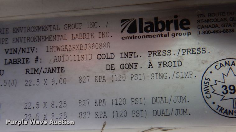 image for item DS8035 2011 International WorkStar 7400SFA  refuse truck