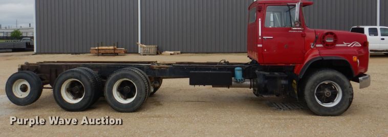 image for item DS8036 1978 Ford 9000  truck cab and chassis