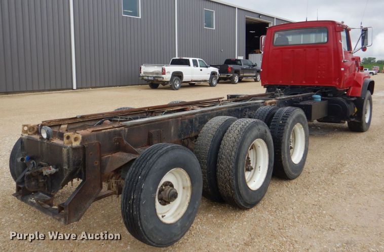 image for item DS8036 1978 Ford 9000  truck cab and chassis