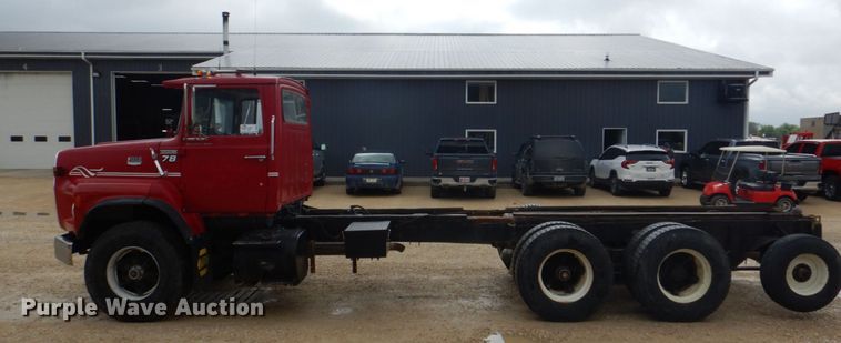 image for item DS8036 1978 Ford 9000  truck cab and chassis
