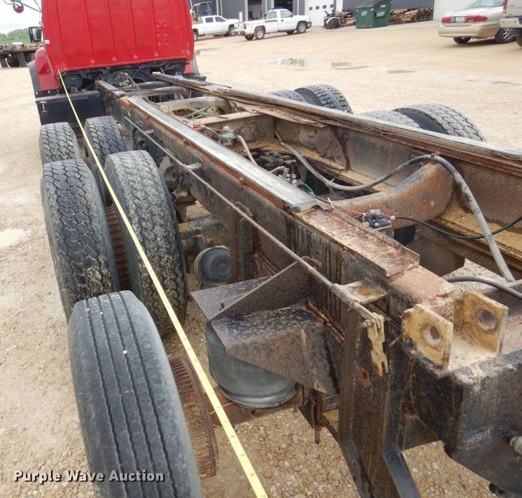 image for item DS8036 1978 Ford 9000  truck cab and chassis