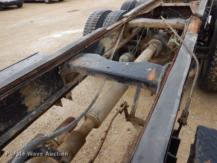 image for item DS8036 1978 Ford 9000  truck cab and chassis