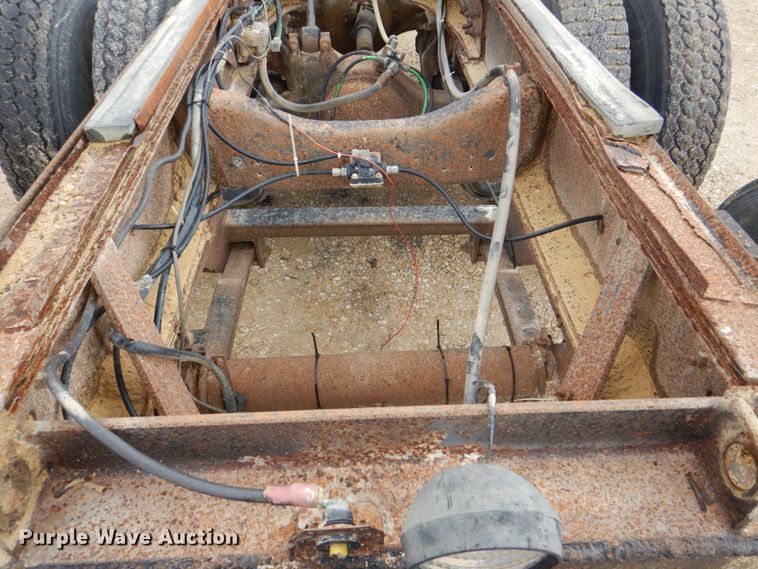 image for item DS8036 1978 Ford 9000  truck cab and chassis