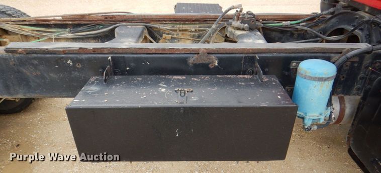 image for item DS8036 1978 Ford 9000  truck cab and chassis