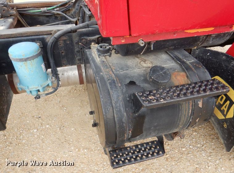 image for item DS8036 1978 Ford 9000  truck cab and chassis