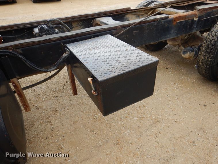 image for item DS8036 1978 Ford 9000  truck cab and chassis