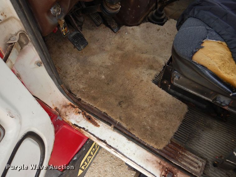 image for item DS8036 1978 Ford 9000  truck cab and chassis