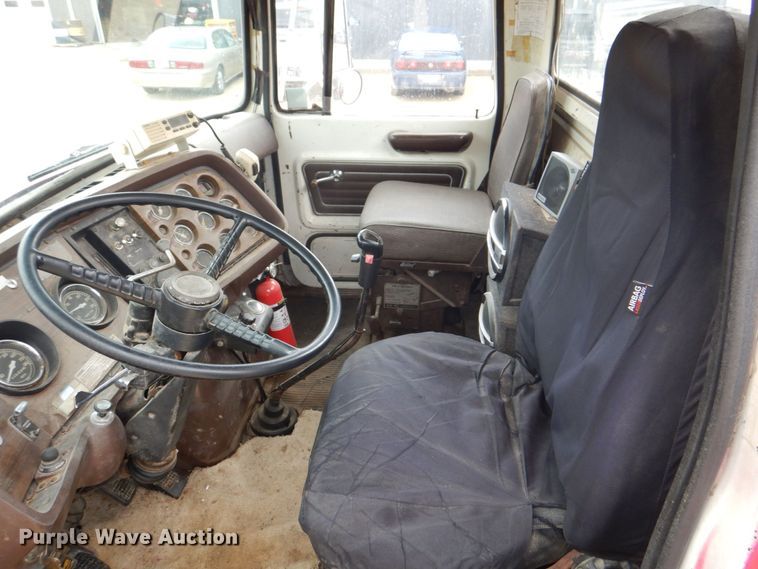 image for item DS8036 1978 Ford 9000  truck cab and chassis