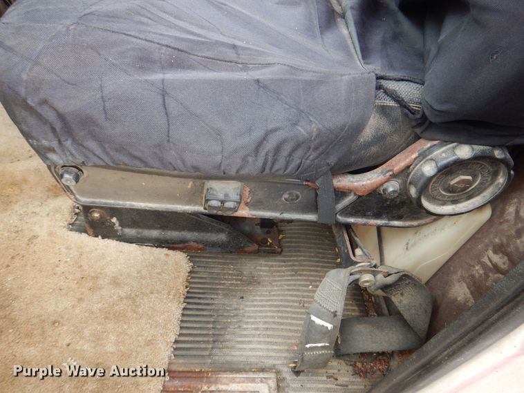 image for item DS8036 1978 Ford 9000  truck cab and chassis