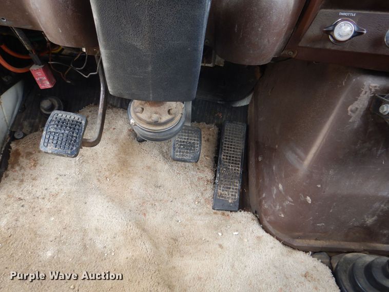 image for item DS8036 1978 Ford 9000  truck cab and chassis