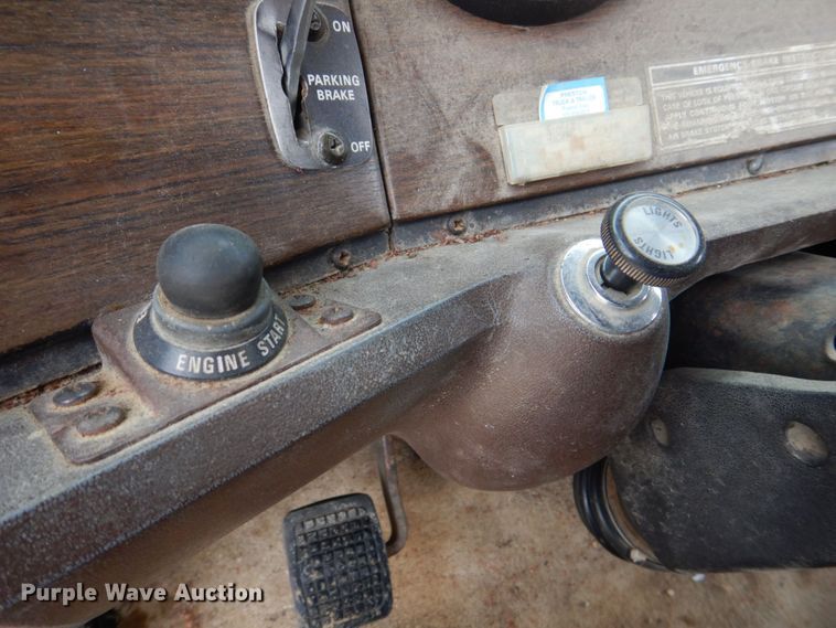 image for item DS8036 1978 Ford 9000  truck cab and chassis