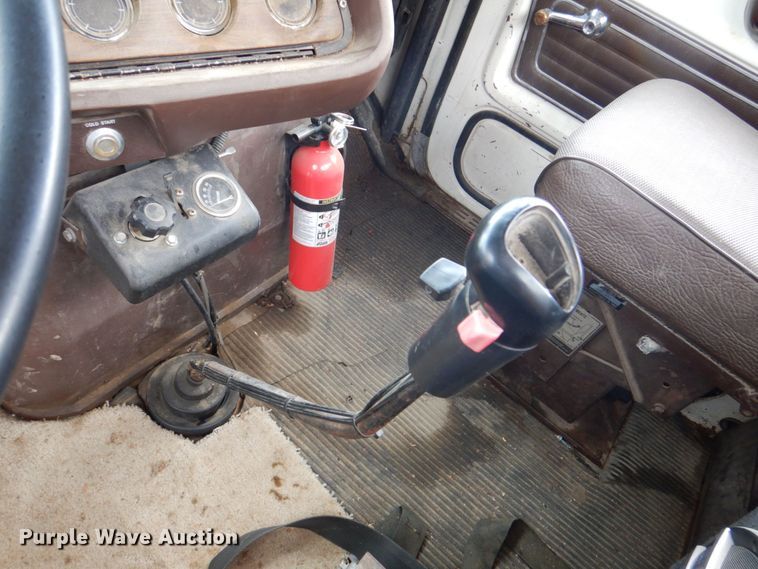 image for item DS8036 1978 Ford 9000  truck cab and chassis