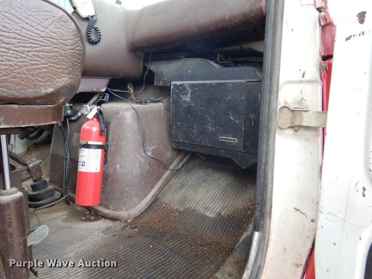 image for item DS8036 1978 Ford 9000  truck cab and chassis