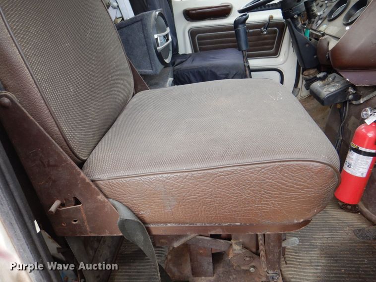 image for item DS8036 1978 Ford 9000  truck cab and chassis