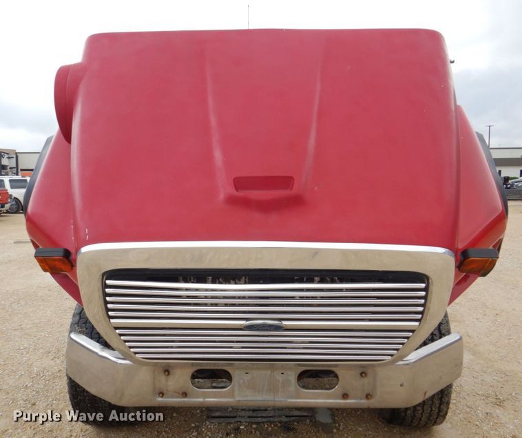 image for item DS8036 1978 Ford 9000  truck cab and chassis