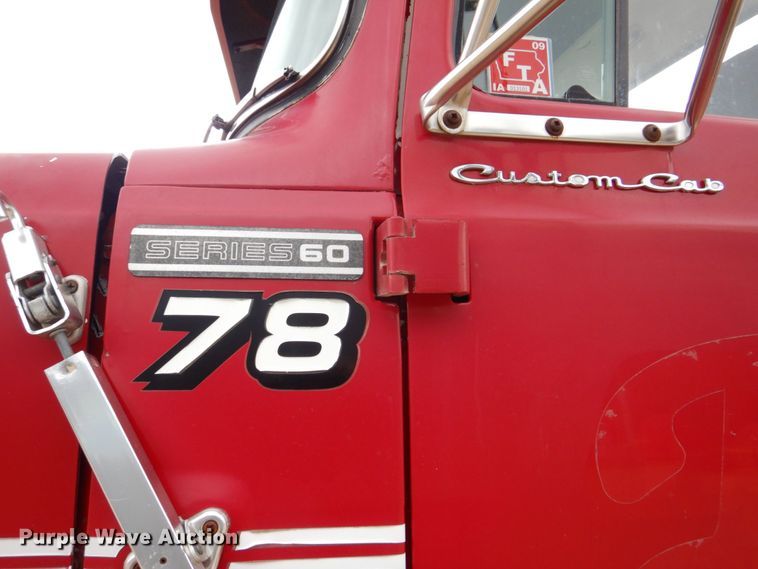 image for item DS8036 1978 Ford 9000  truck cab and chassis