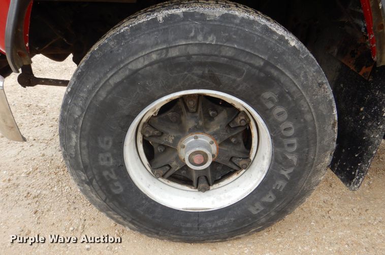 image for item DS8036 1978 Ford 9000  truck cab and chassis