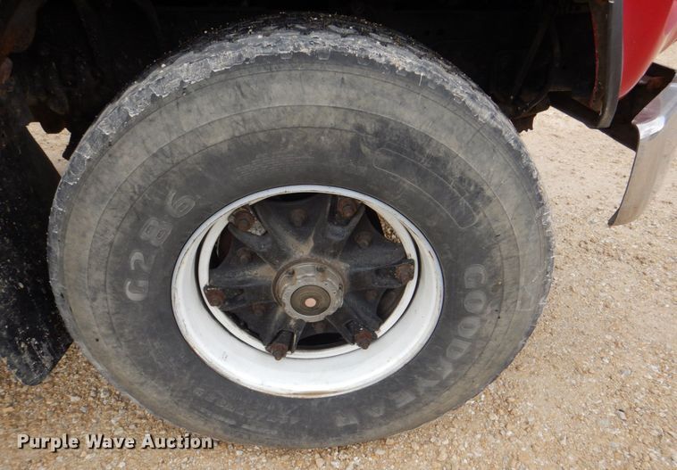 image for item DS8036 1978 Ford 9000  truck cab and chassis