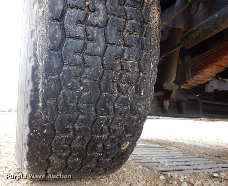 image for item DS8036 1978 Ford 9000  truck cab and chassis