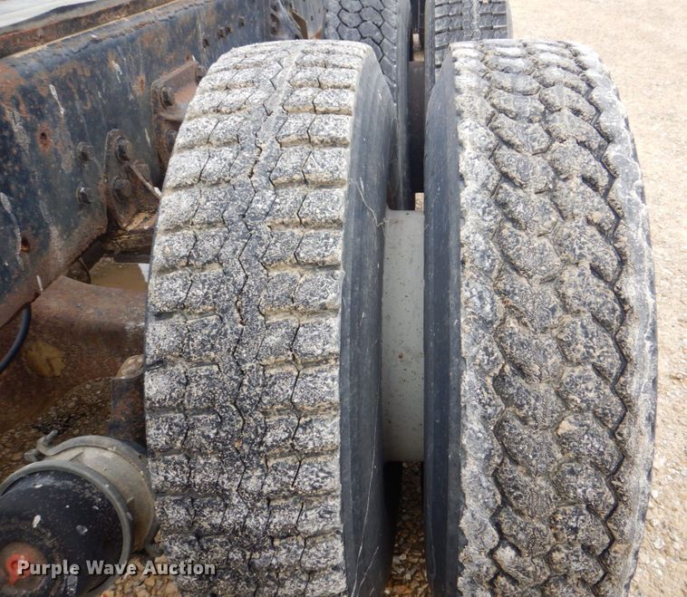 image for item DS8036 1978 Ford 9000  truck cab and chassis