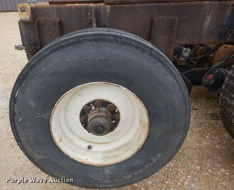 image for item DS8036 1978 Ford 9000  truck cab and chassis