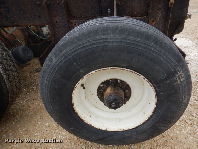 image for item DS8036 1978 Ford 9000  truck cab and chassis