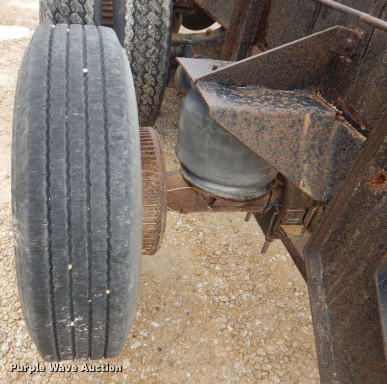 image for item DS8036 1978 Ford 9000  truck cab and chassis