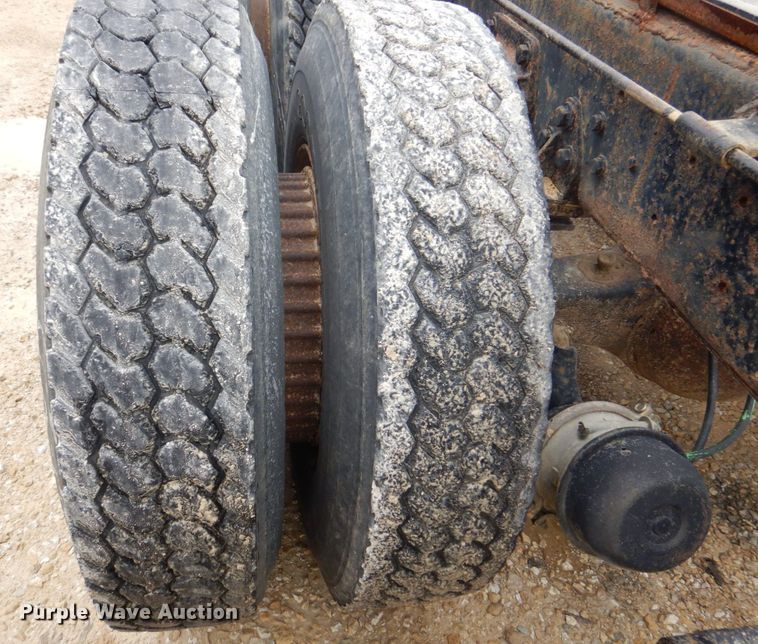 image for item DS8036 1978 Ford 9000  truck cab and chassis