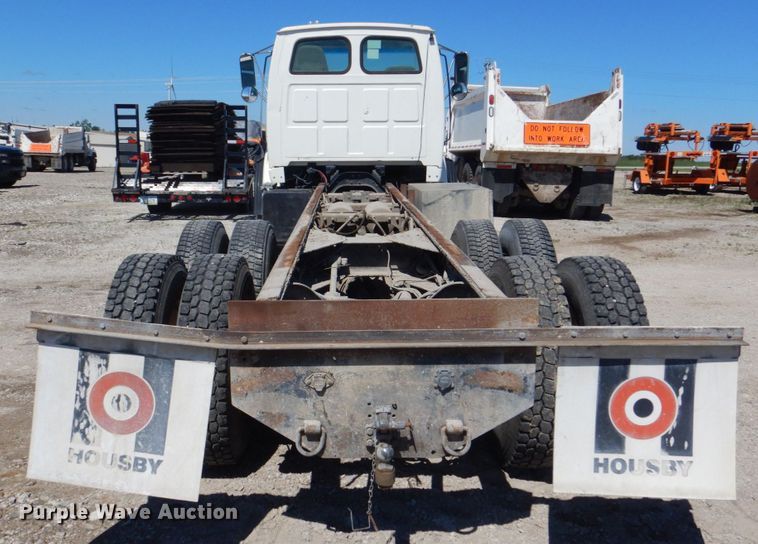 image for item DS8040 1999 Sterling LT9513  truck cab and chassis