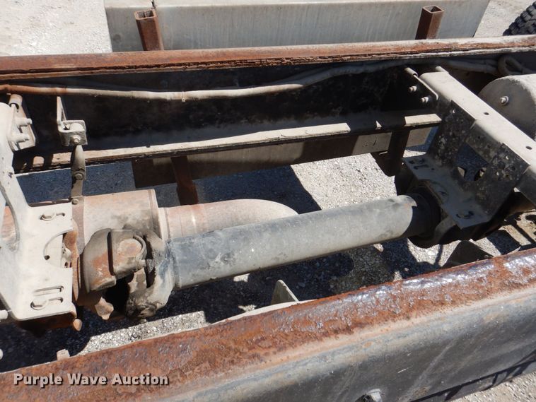 image for item DS8040 1999 Sterling LT9513  truck cab and chassis