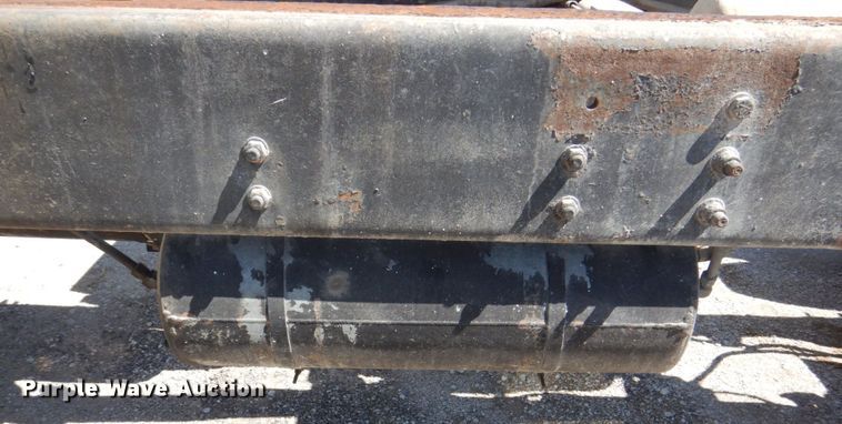 image for item DS8040 1999 Sterling LT9513  truck cab and chassis