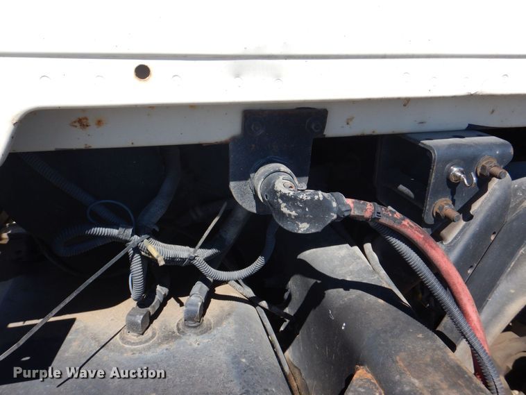 image for item DS8040 1999 Sterling LT9513  truck cab and chassis