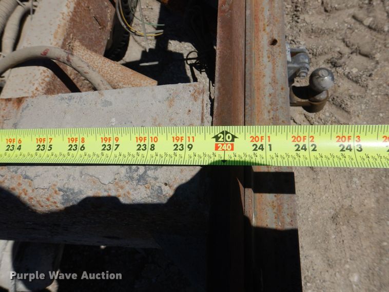 image for item DS8040 1999 Sterling LT9513  truck cab and chassis