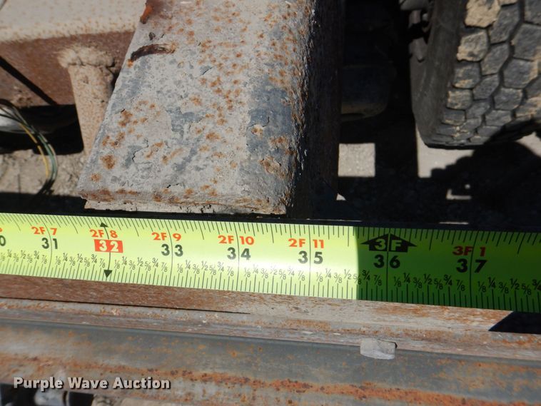 image for item DS8040 1999 Sterling LT9513  truck cab and chassis