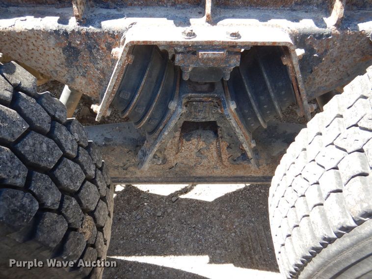 image for item DS8040 1999 Sterling LT9513  truck cab and chassis