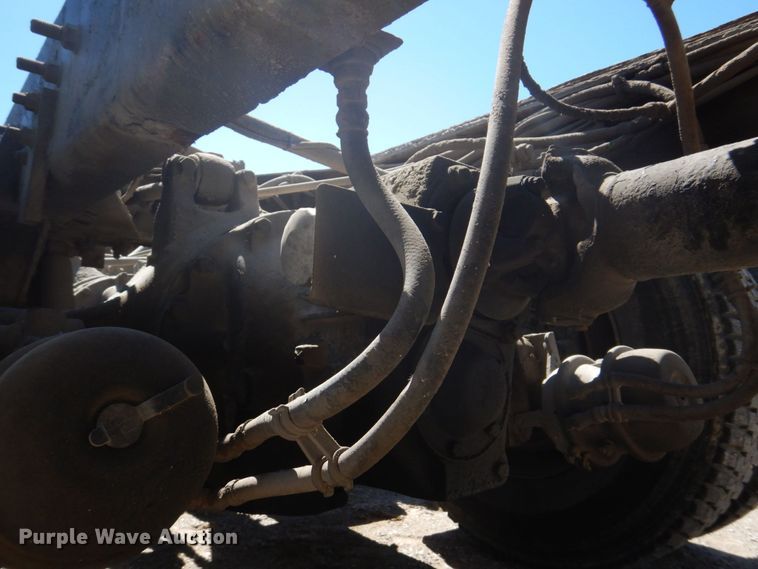 image for item DS8040 1999 Sterling LT9513  truck cab and chassis