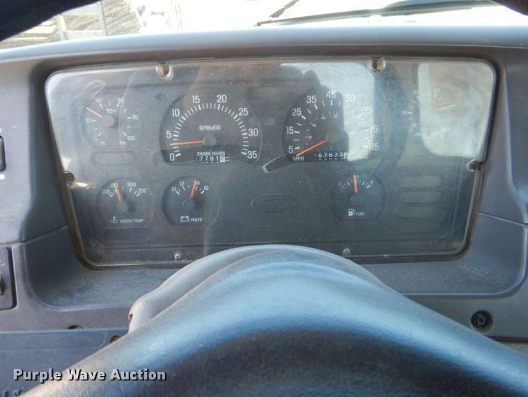 image for item DS8040 1999 Sterling LT9513  truck cab and chassis