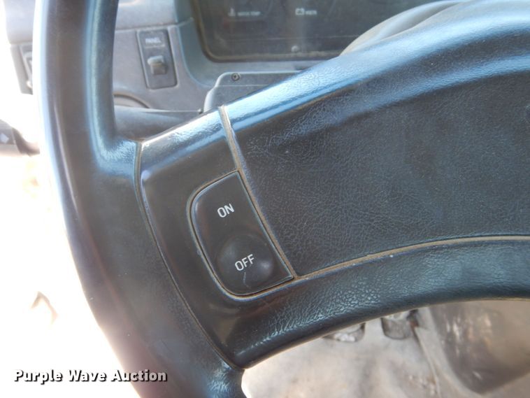 image for item DS8040 1999 Sterling LT9513  truck cab and chassis