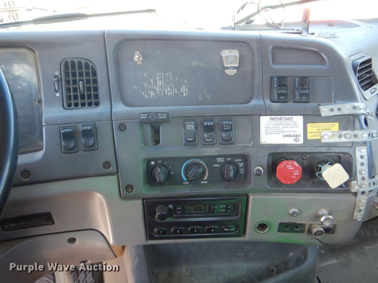 image for item DS8040 1999 Sterling LT9513  truck cab and chassis