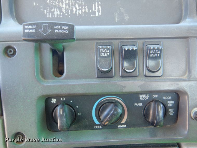 image for item DS8040 1999 Sterling LT9513  truck cab and chassis