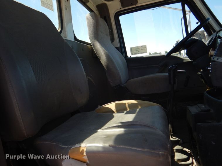 image for item DS8040 1999 Sterling LT9513  truck cab and chassis