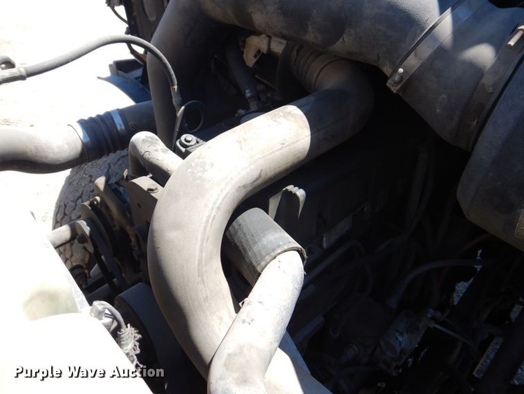 image for item DS8040 1999 Sterling LT9513  truck cab and chassis