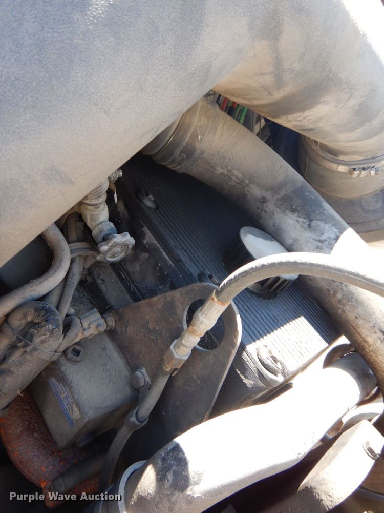 image for item DS8040 1999 Sterling LT9513  truck cab and chassis