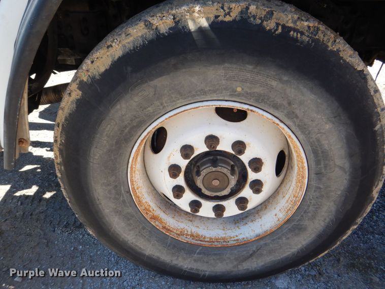 image for item DS8040 1999 Sterling LT9513  truck cab and chassis