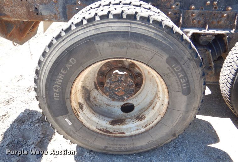 image for item DS8040 1999 Sterling LT9513  truck cab and chassis