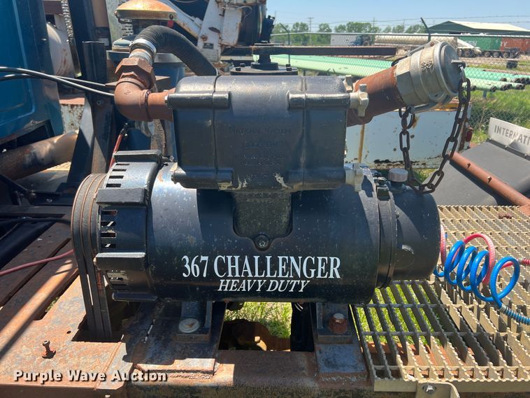 image for item HL9021 2002 Mack CH612  semi truck