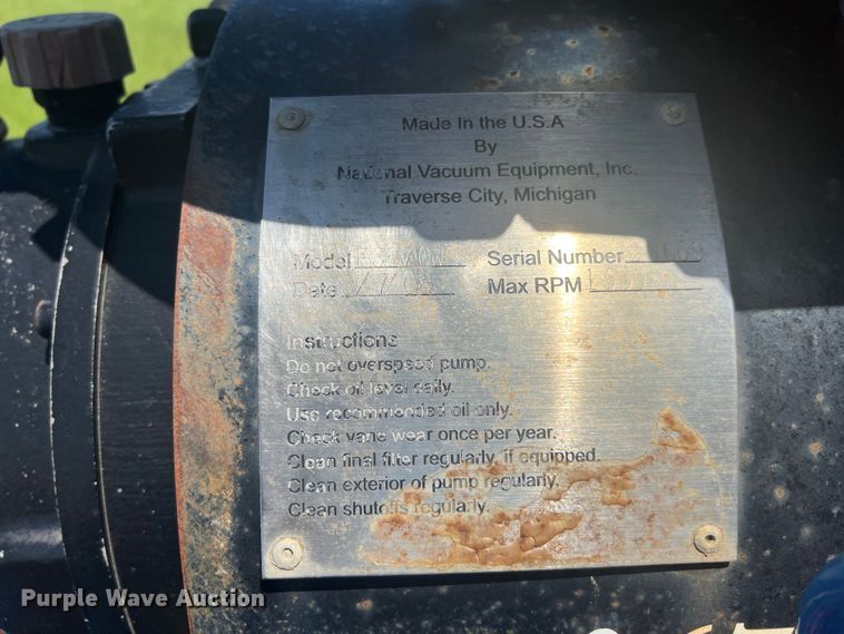 image for item HL9021 2002 Mack CH612  semi truck