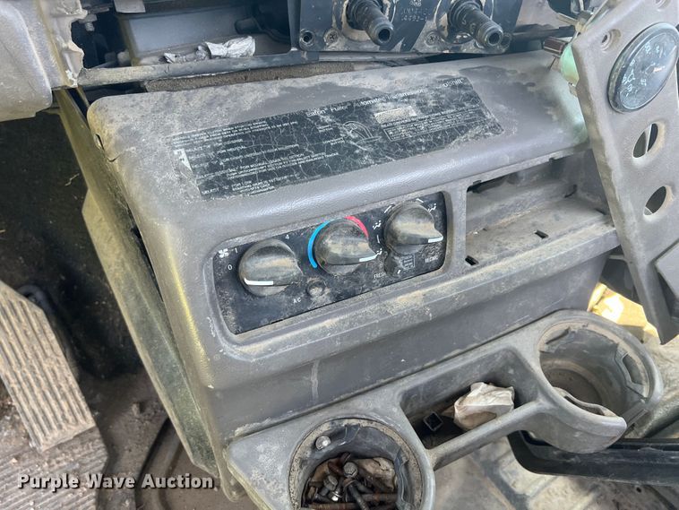 image for item HL9021 2002 Mack CH612  semi truck