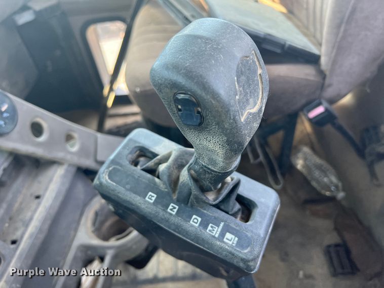 image for item HL9021 2002 Mack CH612  semi truck